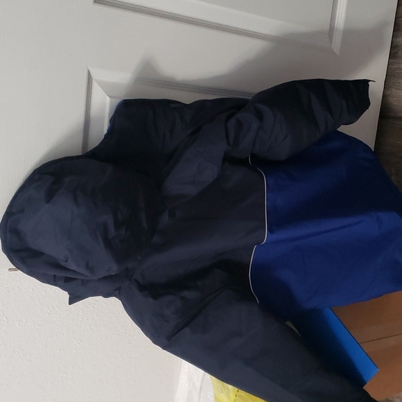 Jacket - Picture 3 of 4